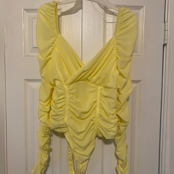 NWT- YELLOW RUCHED BODYSUIT- SZ 1X - Picture 5 of 12